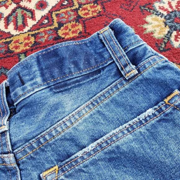 ⭐ ABERCROMBIE & FITCH | Distressed Denim Shorts - Picture 8 of 10